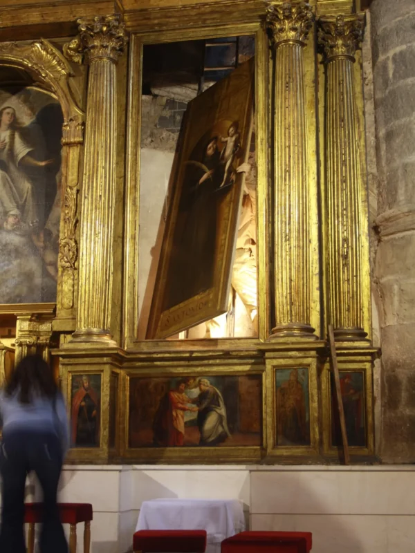 Desmontaje y montaje de lienzos del retablo mayor I.P Laguna de Duero