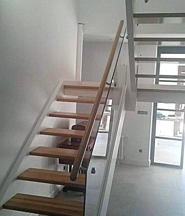 Escalera madera vidrio