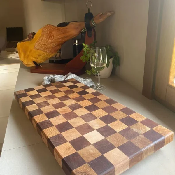 tabla de cortar con diseño de cuadros