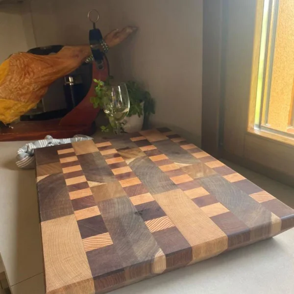 tabla de cortar con madera maciza