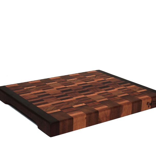 tabla de cortar de madera en testa