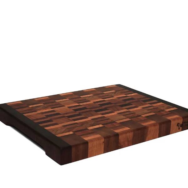 tabla de cortar de madera en testa